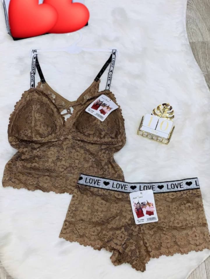 ملابس داخلية